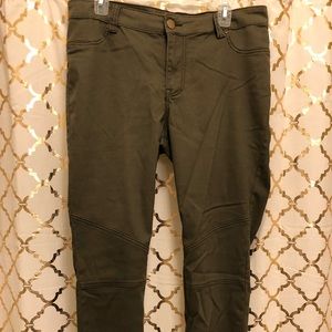 Olive skinny jeans with knee detail!